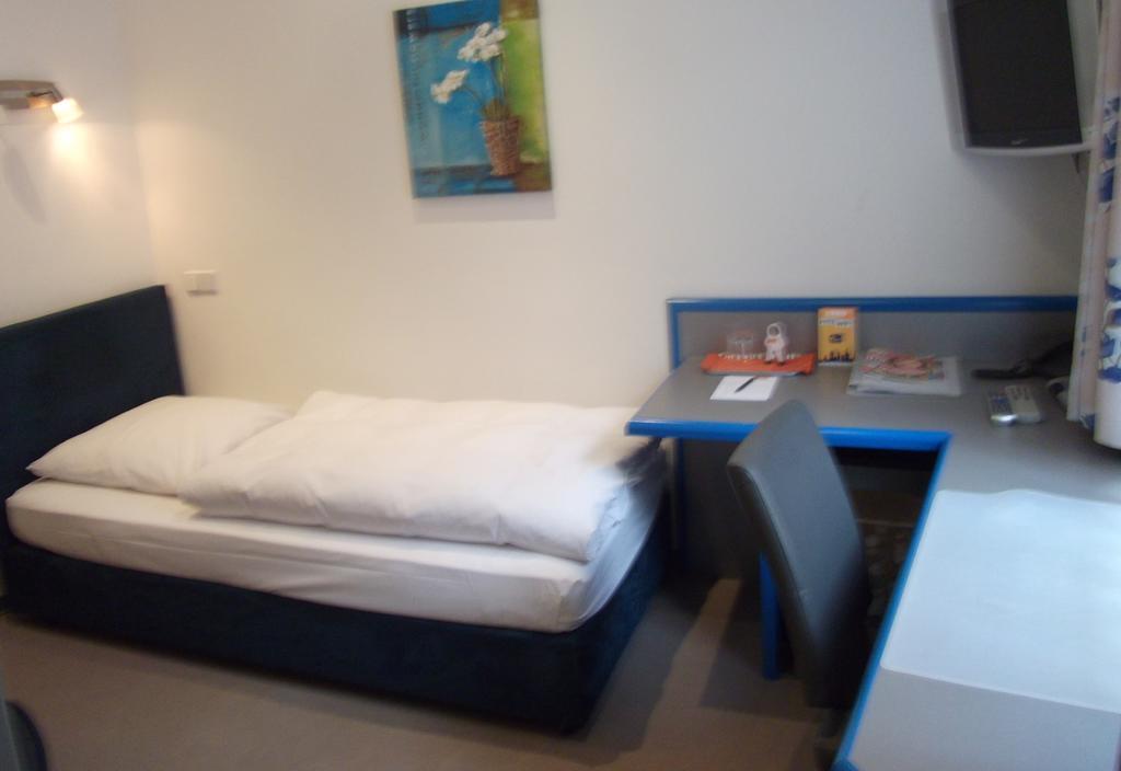 Hotel Alt - Tegel Berlin Phòng bức ảnh